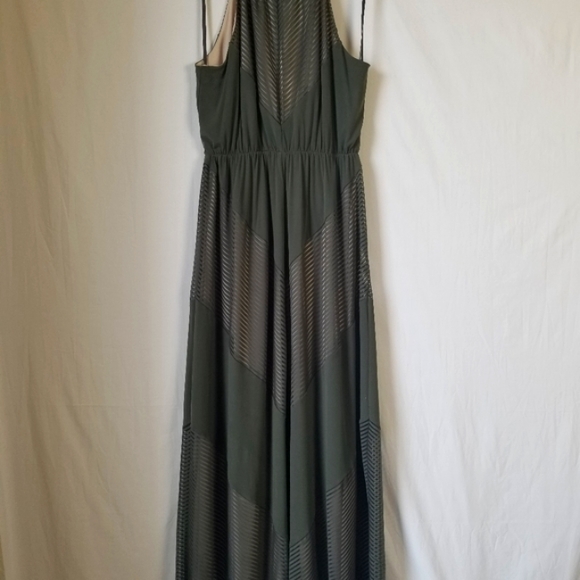 Dress - Picture 3 of 14